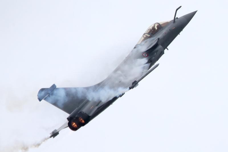 © Reuters. مصدر: فرنسا والهند تبرمان صفقة مقاتلات رافال في غضون 10 أيام