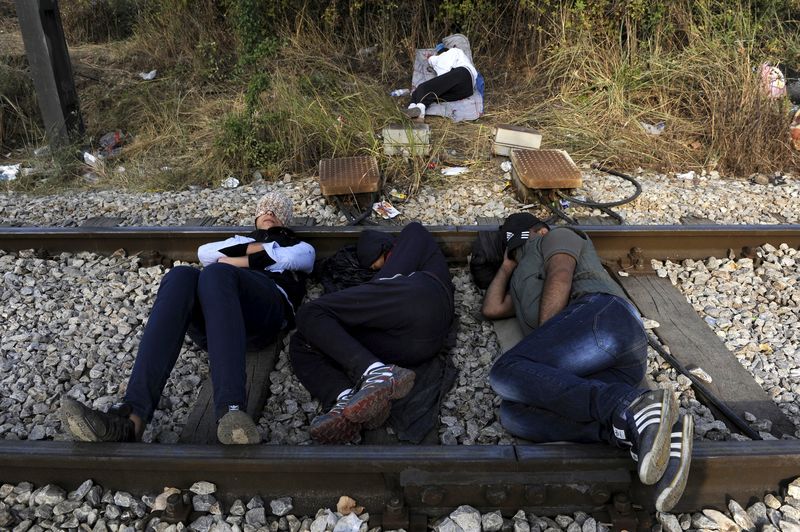 © Reuters. وزارة الداخلية: مقدونيا تسمح بدخول بعض المهاجرين