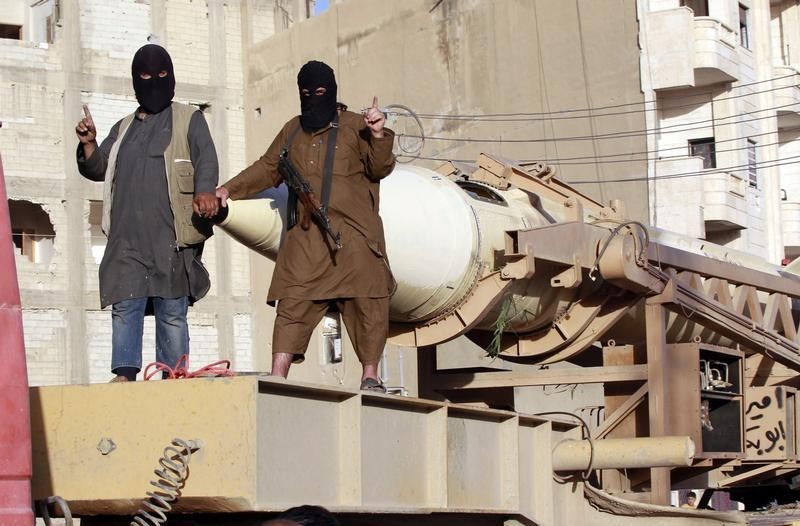 © Reuters. جنرال أمريكي:اختبار لشظايا مورتر للدولة الإسلامية يظهر آثار أسلحة كيماوية