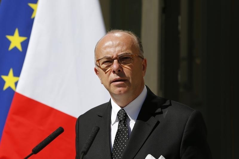 © Reuters. وزير فرنسي: مسلح أطلق النار على قطار قد يكون إسلاميا أبلغت عنه اسبانيا