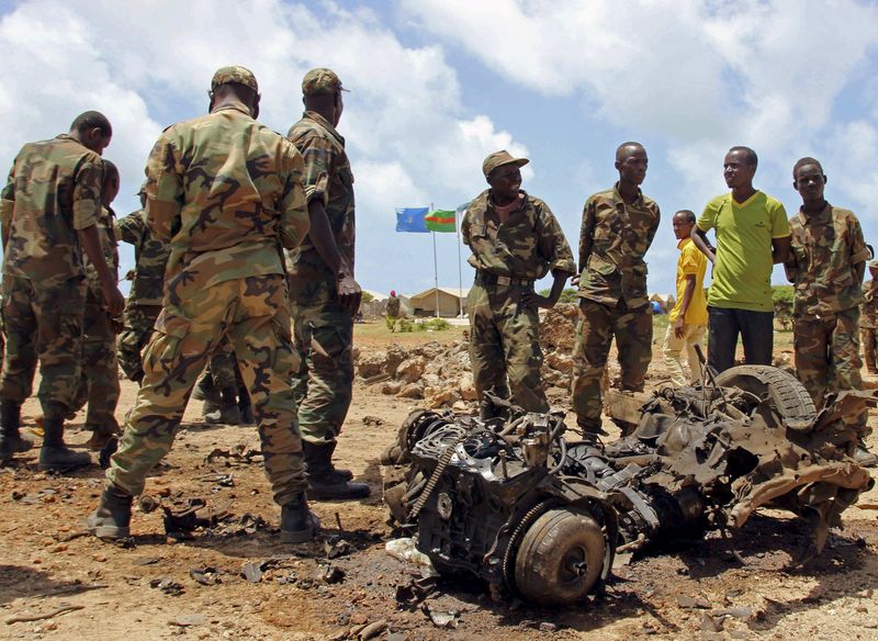© Reuters. مقتل "كثيرين" في هجوم بسيارة ملغومة على قاعدة تدريب صومالية
