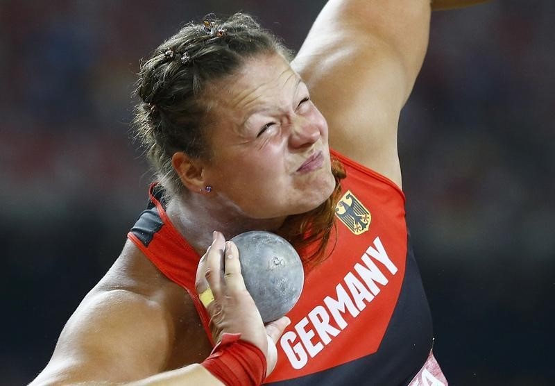 © Reuters. الالمانية شفانيتس تفوز بذهبية دفع الجلة في بطولة العالم