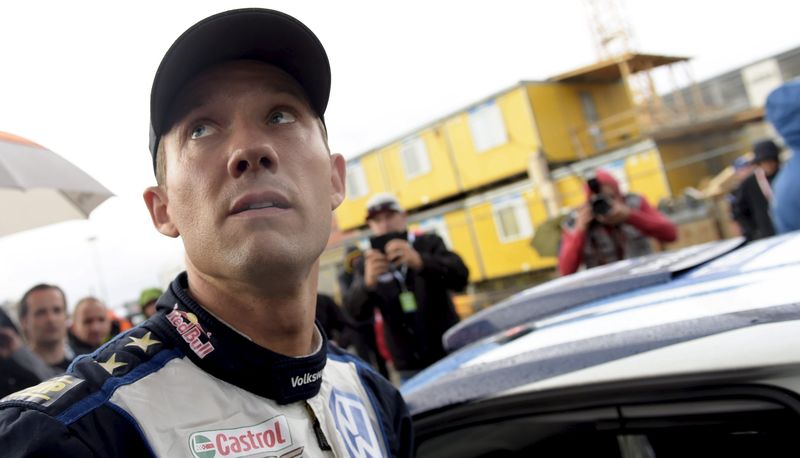 © Reuters. French Volkswagen Polo R WRC driver Ogier arrives to a service area at WRC Neste Oil Rally Finland 2015 in JyvÃ¤skylÃ¤