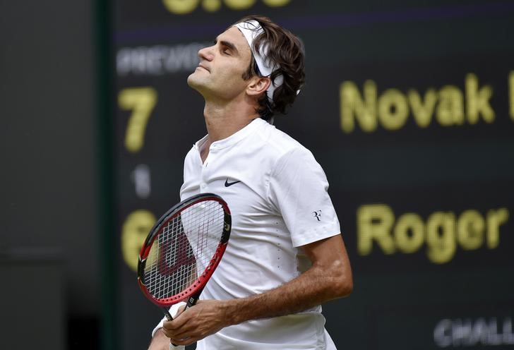 © Reuters. فيدرر يعود للمركز الثاني بتصنيف لاعبي التنس قبل انطلاق بطولة أمريكا المفتوحة