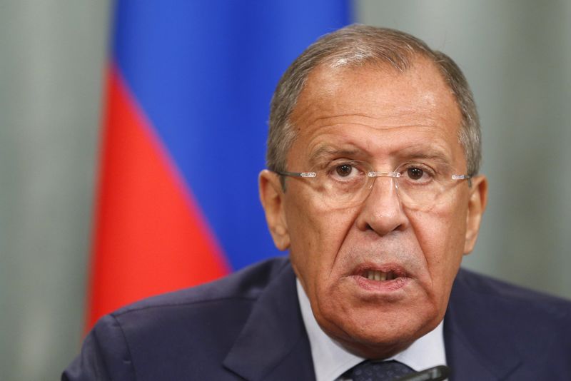 © Reuters. Russian Foreign Minister Lavrov speaks during news conference after meeting with Iranian counterpart Zarif in Moscow