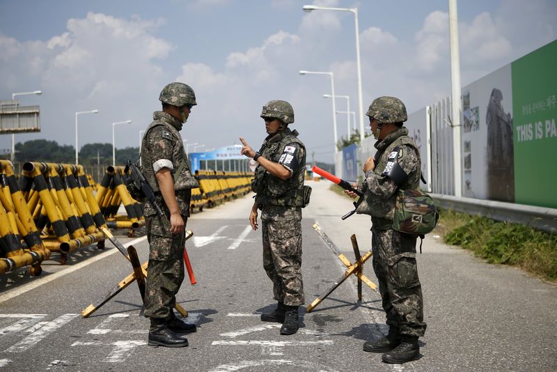 © Reuters. وكالة: الكوريتان تتوصلان لاتفاق لإنهاء التوتر الحالي