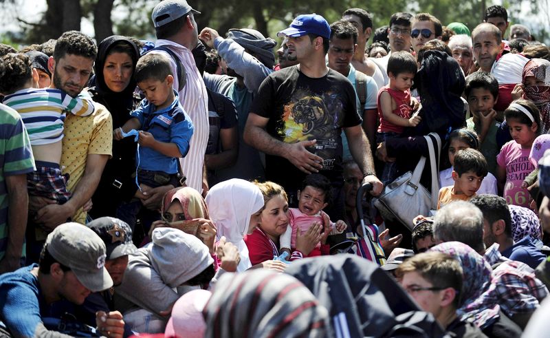 © Reuters. Grecia dice que carece de la infraestructura para lidiar con el flujo de refugiados
