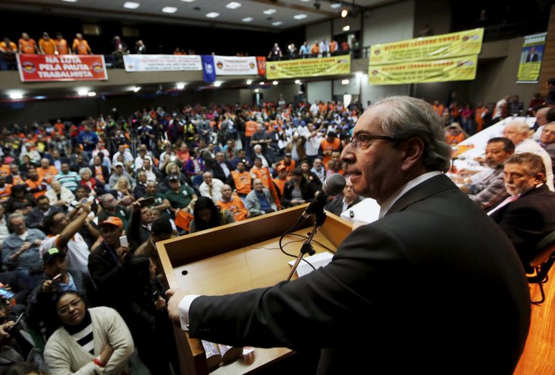 © Reuters. Presidente da Câmara dos Deputados, Eduardo Cunha, discursa para sindicalistas em São Paulo
