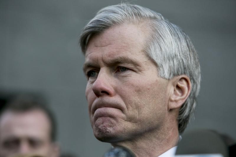 © Reuters. Former Virginia Governor Robert McDonnell pauses as he addresses the media after his sentencing hearing in Richmond