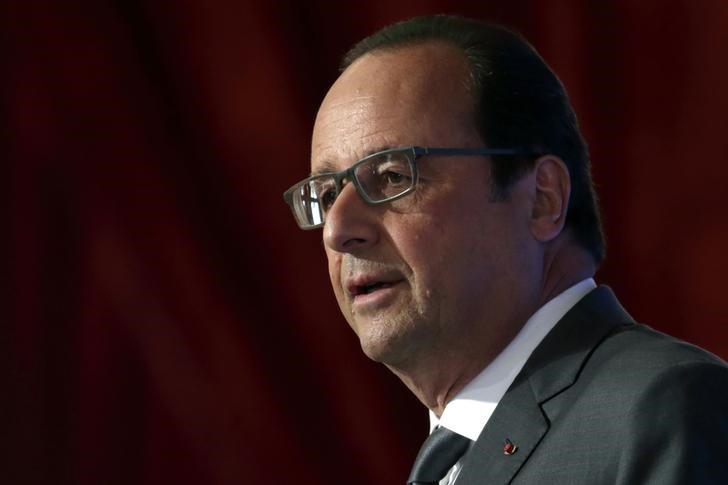 © Reuters. Presidente francês, François Hollande, durante discurso em Paris