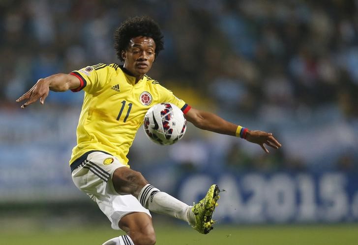 © Reuters. Juan Cuadrado, da seleção da Colômbia, durante partida contra a Argentina pelas quartas de final da Copa América em Viña del Mar, no Chile