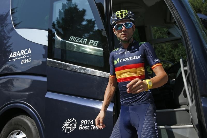 © Reuters. Valverde gana la cuarta etapa de la Vuelta, colombiano Esteban Chaves sigue líder
