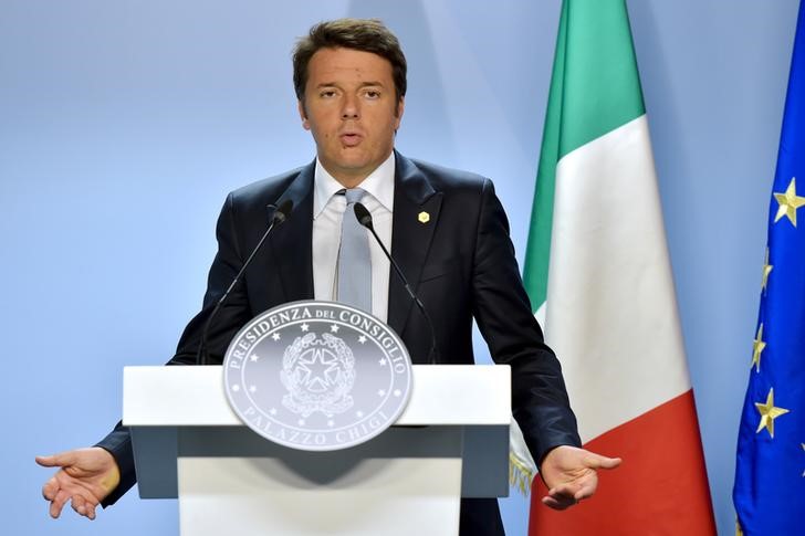 © Reuters. Primeiro-ministro da Itália, Matteo Renzi, concede entrevista coletiva