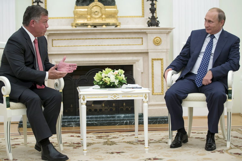 © Reuters. عاهل الأردن يدعو بوتين للمساعدة في إيجاد حل للصراع السوري