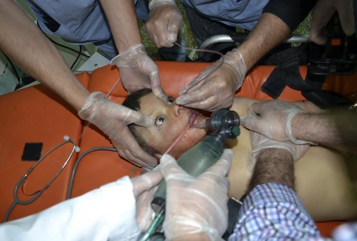 © Reuters. أطباء بلا حدود:آثار التعرض لمواد كيماوية على أسرة سورية