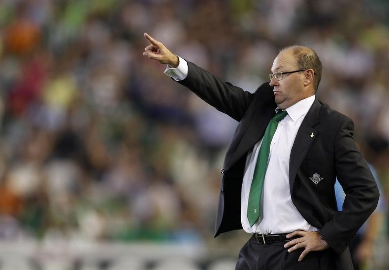 © Reuters. Entrenador del Betis Pepe Mel teme enfrentarse a un Real Madrid "enrabietado"