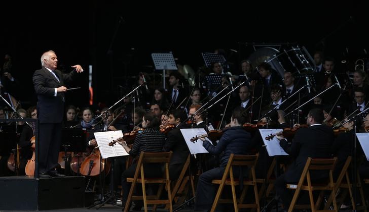 © Reuters. دعم ألمانيا لحفل للموسيقي الشهير بارنبويم في إيران يغضب إسرائيل