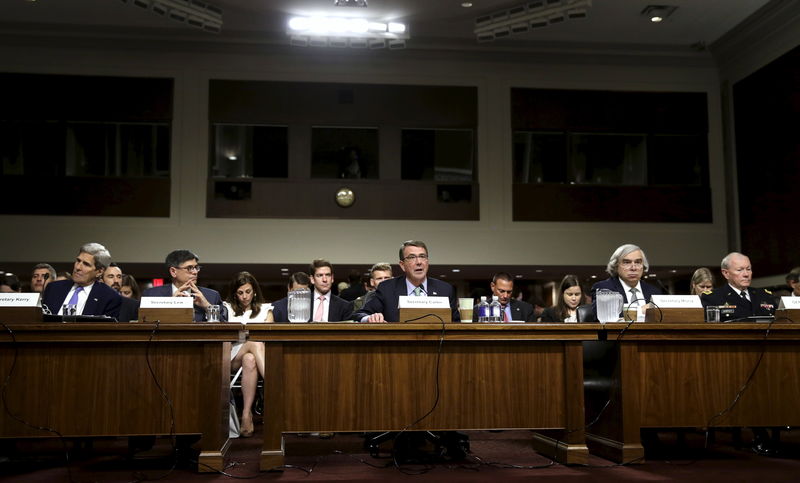 © Reuters. U.S. Secretary of State Kerry, Secretary of Defense Carter, Energy Secretary Moniz and Joint Chiefs of Staff Chairman U.S. Army General Dempsey appear before Senate Armed Services Committee in Washington