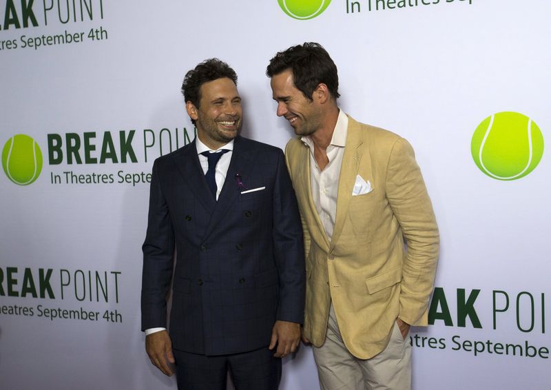 © Reuters. Atores Jeremy Sisto (à esquerda) e David Walton na pré-estreia de "Break Point"