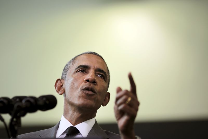 © Reuters. U.S. President Obama delivers a speech at the Andrew P. Sanchez Community Center in Lower Ninth Ward of New Orleans, Louisiana