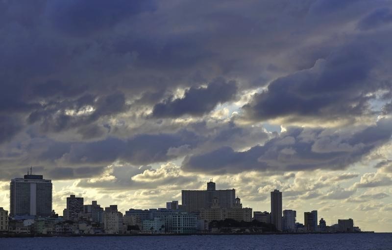 © Reuters. Cuba comenzará campaña de "siembra de nubes", desesperada por sequía