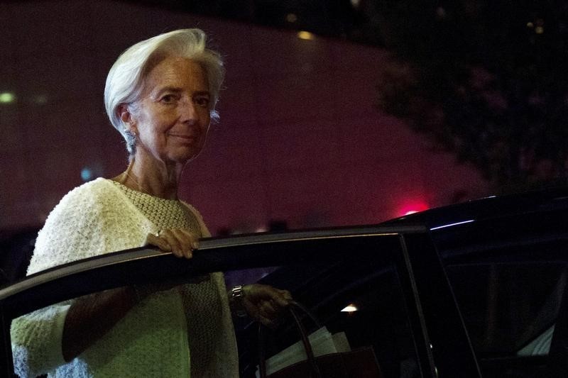 © Reuters. International Monetary Fund Managing Director Lagarde leaves after a euro zone finance ministers' meeting on Greece, in Brussels,