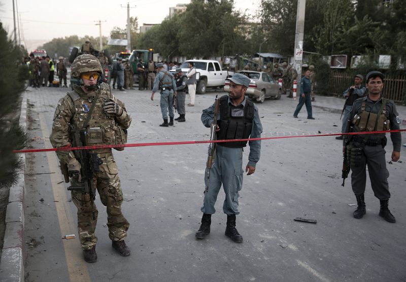 © Reuters. انفجاران محكومان يهزان كابول