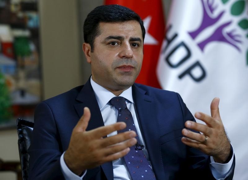 © Reuters. The leader of Turkey's pro-Kurdish opposition Peoples' Democratic Party Selahattin Demirtas answers a question during an interview with Reuters in Ankara