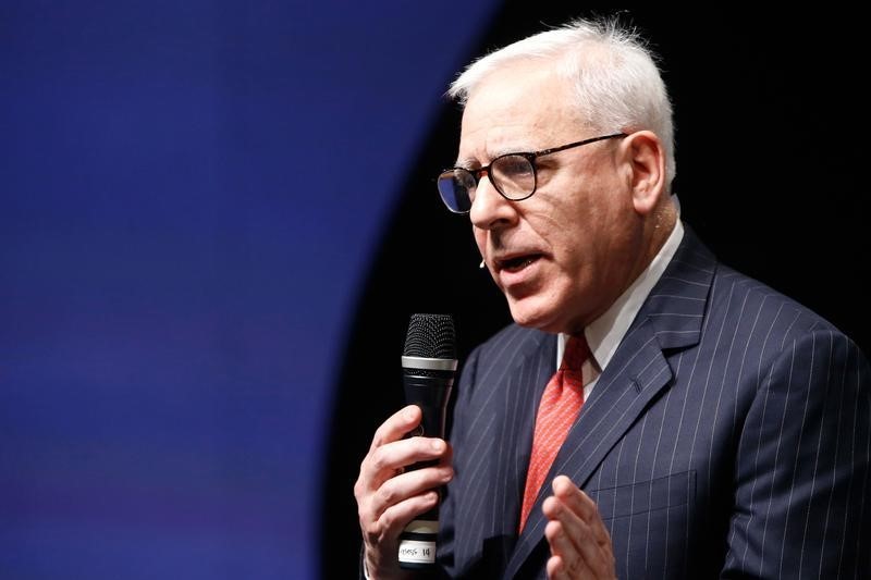 © Reuters. Carlyle Group co-founder and CEO David Rubenstein participates in the Washington Ideas Forum, in Washington
