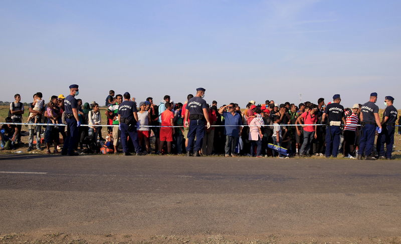 © Reuters. Una crisis de inmigrantes sin precedentes obliga a la UE a buscar respuestas