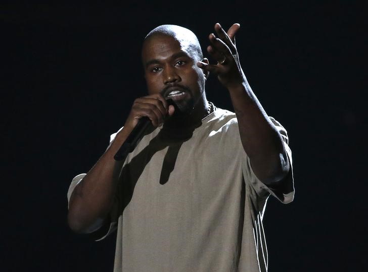 © Reuters. Kanye West durante MTV Video Music Awards 2015