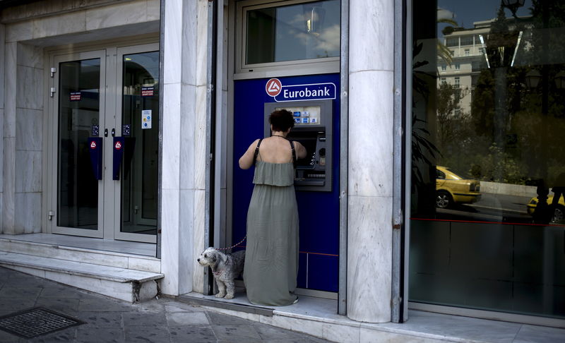 © Reuters. EUROBANK VEUT UNE RECAPITALISATION DES BANQUES GRECQUES