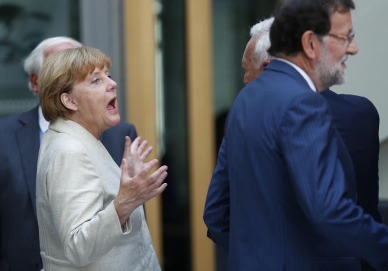 © Reuters. Merkel pide a Cataluña respetar los acuerdos territoriales de la UE