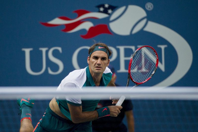 © Reuters. Tenista suíço Roger Federer durante jogo contra o argentino Leonardo Mayer