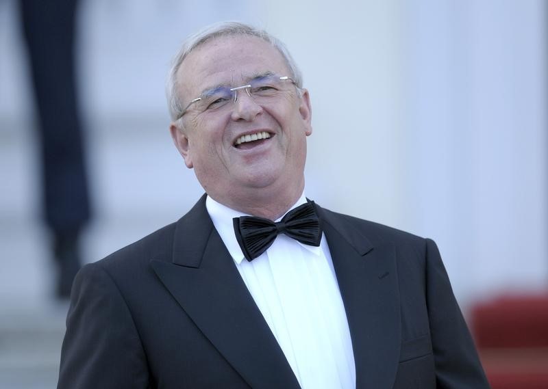 © Reuters. Volkswagen Chief Executive Winterkorn arrives for state banquet attended by Britain's Queen Elizabeth and Prince Philip in Berlin