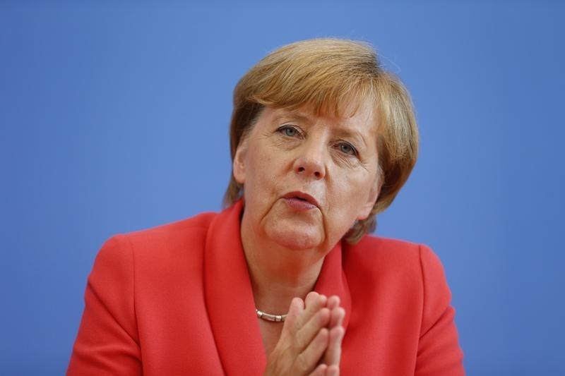© Reuters. El apoyo a los conservadores de Merkel baja por la crisis de refugiados