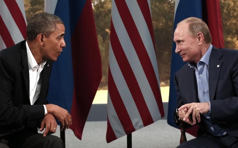 © Reuters. Obama meets with Vladimir Putin during the G8 Summit at Lough Erne in Enniskillen