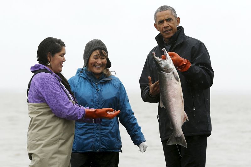 © Reuters. Obama visita o Alasca