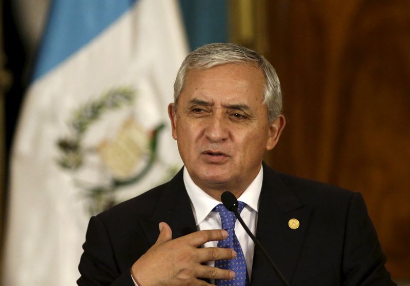 © Reuters. Guatemalan President Otto Perez speaks during a news conference in the Presidential House in Guatemala City