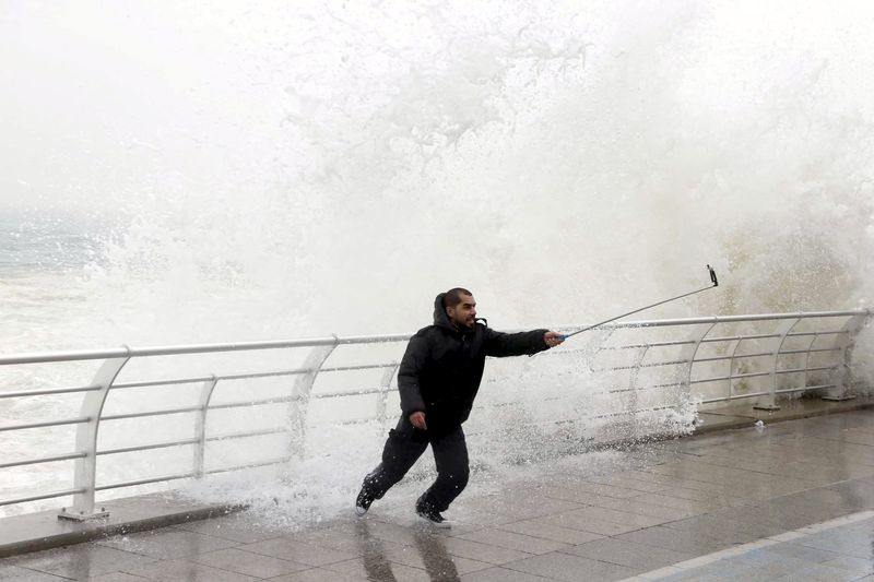 © Reuters. Locura selfie: demasiadas muertes por obtener la foto