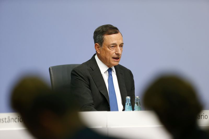 © Reuters. European Central Bank president Draghi addresses a news conference at the ECB headquarters in Frankfurt