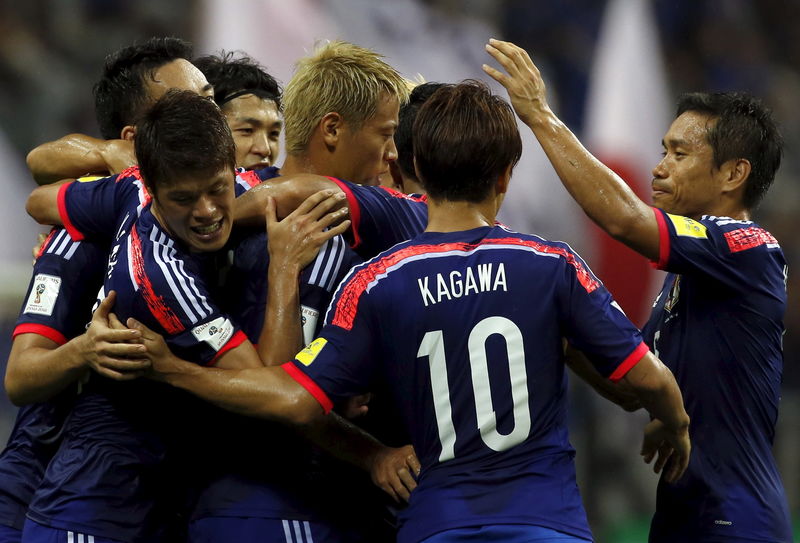 © Reuters. اليابان تسحق كمبوديا في تصفيات كأس العالم