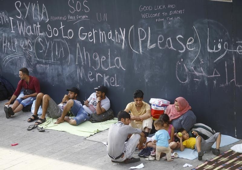 © Reuters. حصري-أزمة المهاجرين تثير اهتمام أوروبا بأسوار الحدود الإسرائيلية