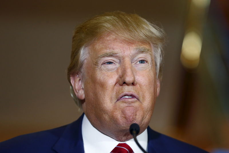 © Reuters. U.S. presidential hopeful Donald Trump speaks during a press availability at Trump Tower in New York