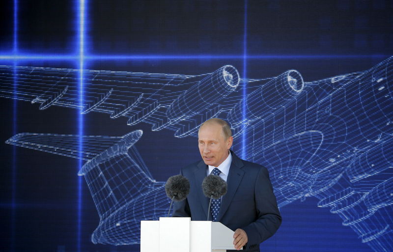 © Reuters. Russian President Putin delivers speech during opening ceremony of MAKS International Aviation and Space Salon in Zhukovsky