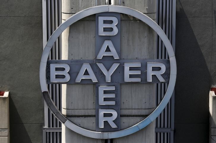 © Reuters. The corporate logo of Bayer is seen at the headquarters building in Caracas