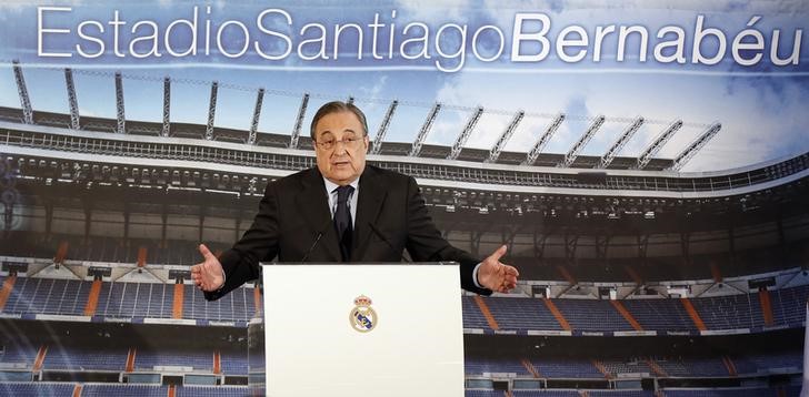 © Reuters. La inexperiencia del United frustró el fichaje de De Gea, dice Florentino Pérez