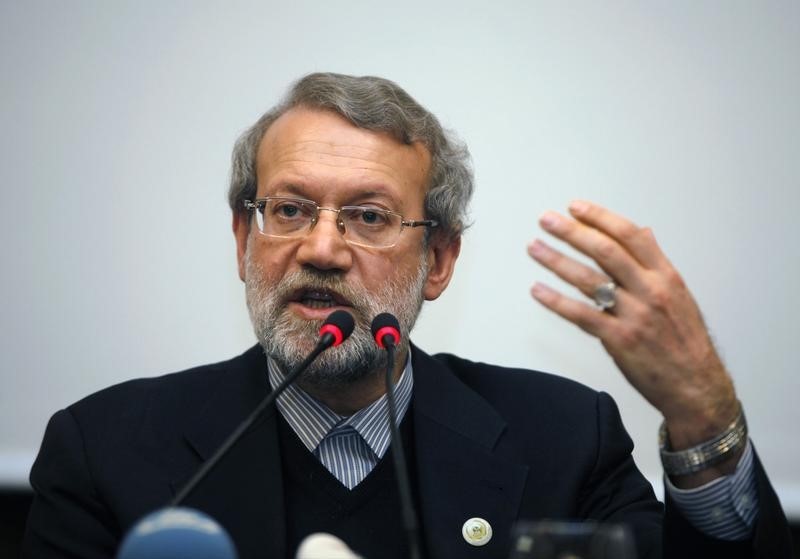 © Reuters. Iran's parliament speaker Larijani holds a news conference in Istanbul