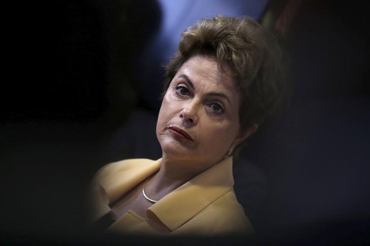 © Reuters. Brazil's President Dilma Rousseff looks on during news conference after an event at the Planalto Palace in Brasilia