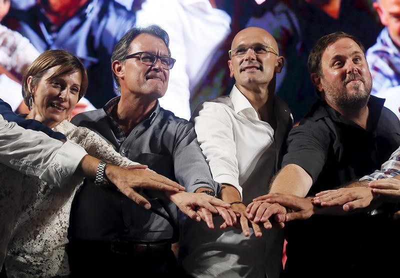 © Reuters. Independentistas catalanes lograrían mayoría en escaños no en porcentaje-sondeo 